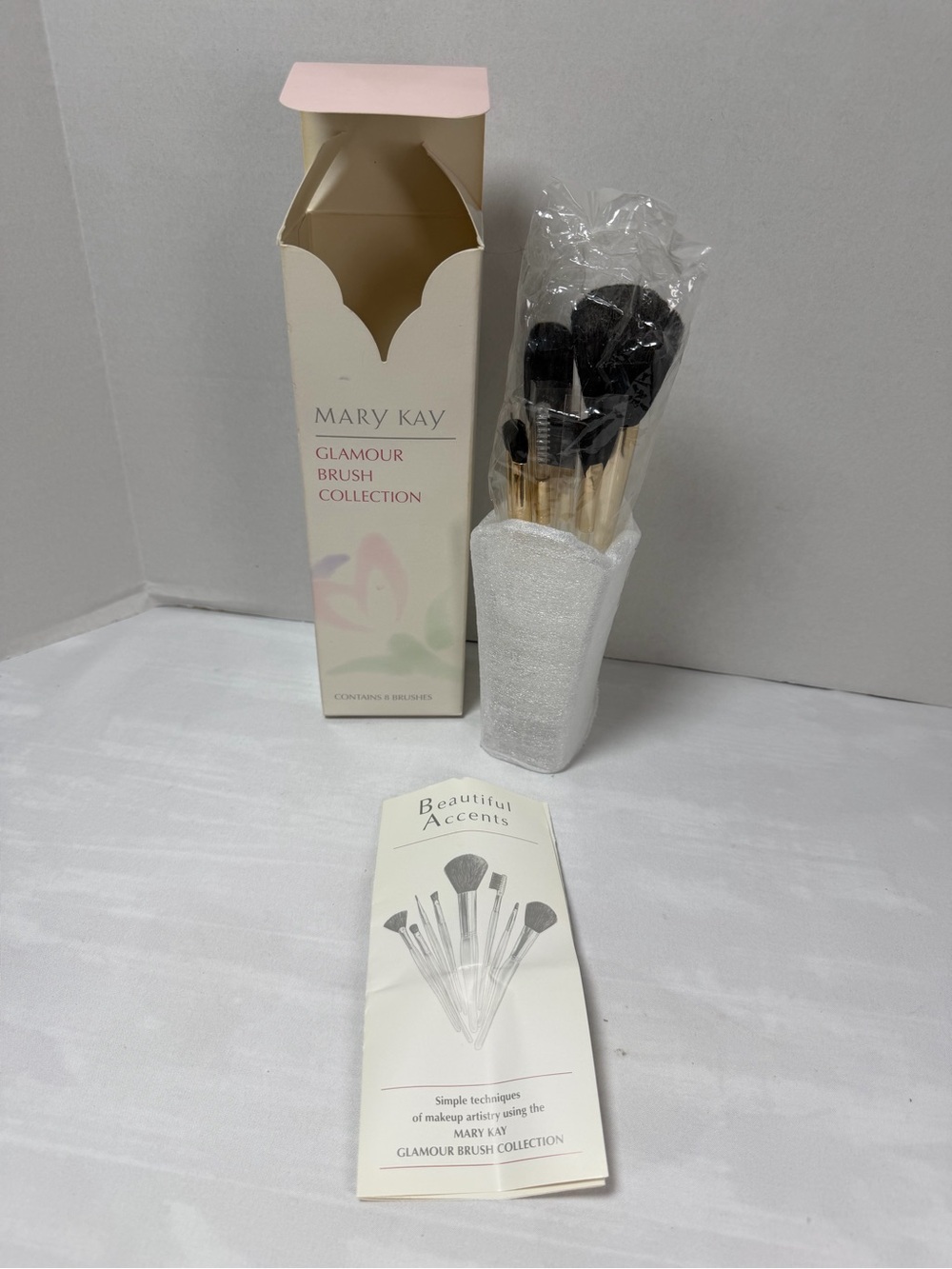 Mary Kay Glamour 8 Brush Collection #5472 with Holder Vase S18 NOS